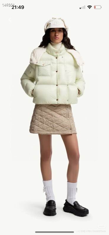 Moncler Down Jacket Wmns ID:20251123-156